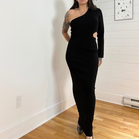 DISSH one shoulder cut out black ribbed maxi dress - Picture 3 of 6